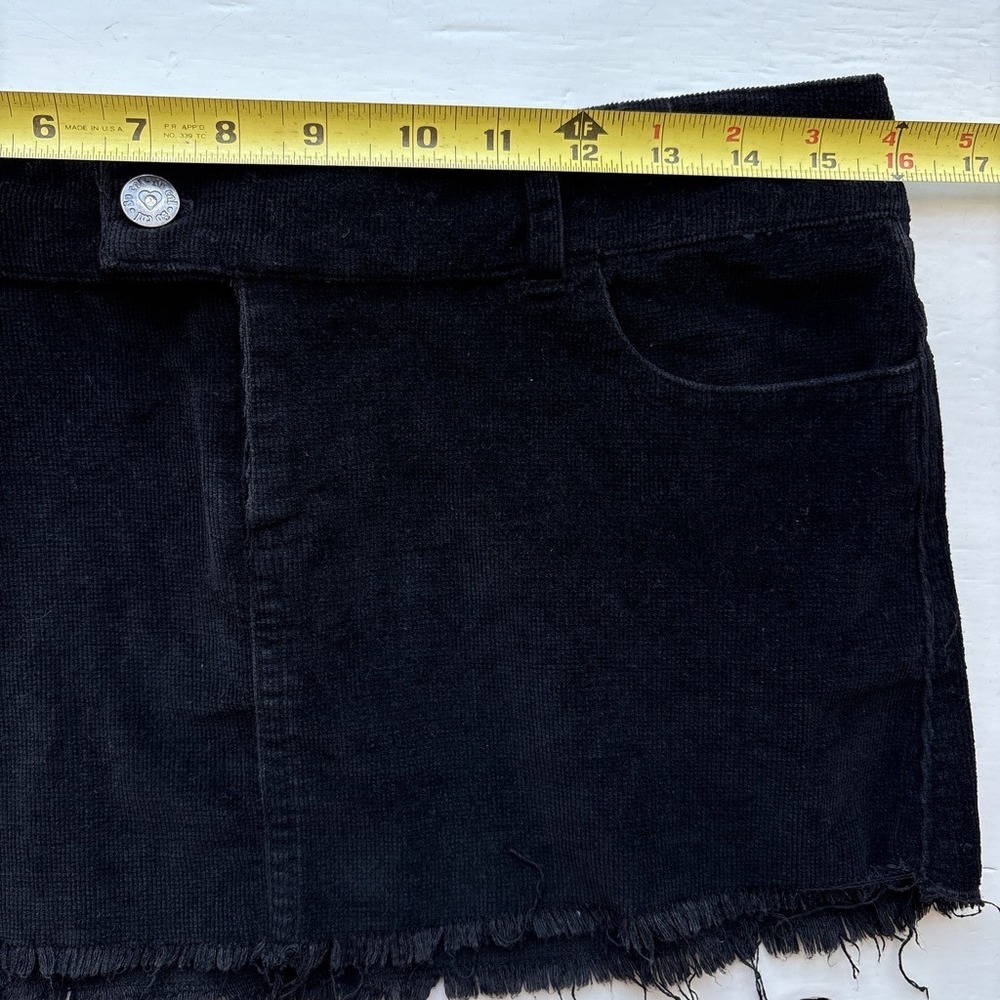So Cal Corduroy Womens M Mini Skirt Y2K Black Raw Hem Grunge Biker Distessed - Picture 5 of 6